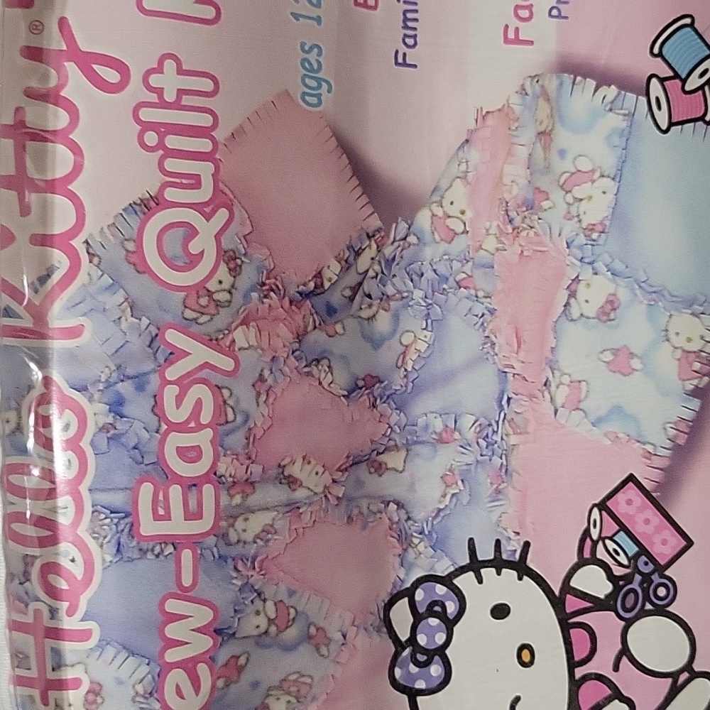 Hello Kitty Sew-Easy Quilt kit - Picture 4 of 4